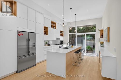 24 Stonehurst Avenue, Ottawa, ON - Indoor Photo Showing Kitchen With Upgraded Kitchen