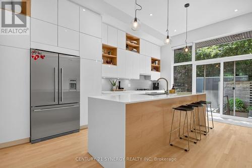24 Stonehurst Avenue, Ottawa, ON - Indoor Photo Showing Kitchen With Upgraded Kitchen