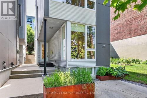 24 Stonehurst Avenue, Ottawa, ON - Outdoor