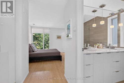 Master Suite - 24 Stonehurst Avenue, Ottawa, ON - Indoor Photo Showing Bathroom