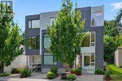 24 STONEHURST AVENUE  Ottawa, ON K1Y 1R4