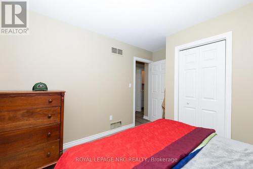 270 Doans Ridge Road, Welland (Cooks Mills), ON - Indoor Photo Showing Bedroom
