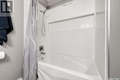 22 Salemka Crescent, Regina, SK - Indoor Photo Showing Bathroom