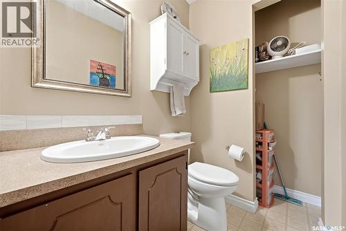 22 Salemka Crescent, Regina, SK - Indoor Photo Showing Bathroom