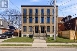 B - 7 GWYNNE AVENUE Ottawa, ON K1Y 1X1