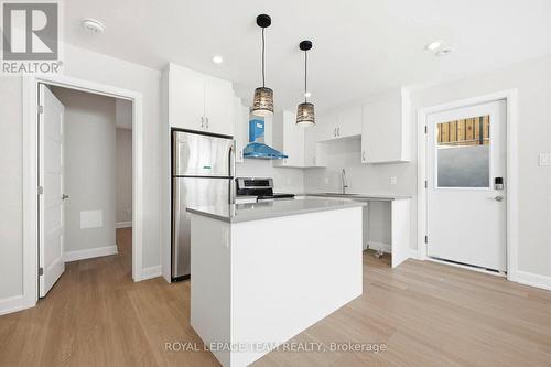 B - 7 GWYNNE AVENUE , Ottawa, Ontario K1Y 1X1 5