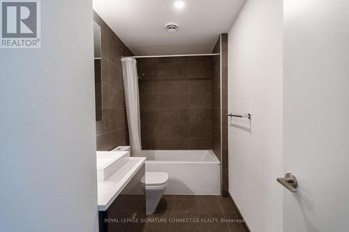 910 - 21 Lawren Harris Square, Toronto, ON - Indoor Photo Showing Bathroom