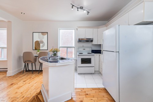 Kitchen - 5272 Rue Ste-Marie, Montréal (Le Sud-Ouest), QC - Indoor Photo Showing Kitchen With Double Sink