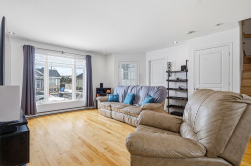 Salon - 731 Rue Des Huards, Contrecoeur, QC - Indoor Photo Showing Living Room