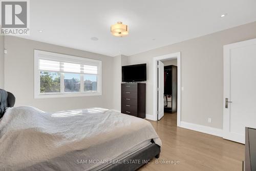 1196 Strathy Avenue, Mississauga, ON - Indoor Photo Showing Bedroom