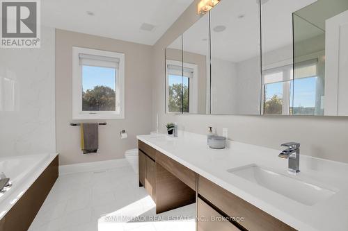 1196 Strathy Avenue, Mississauga, ON - Indoor Photo Showing Bathroom