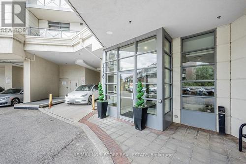 610 - 7730 Kipling Avenue, Vaughan, ON -  With Balcony With Exterior