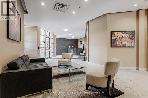 610 - 7730 Kipling Avenue, Vaughan, ON - Indoor