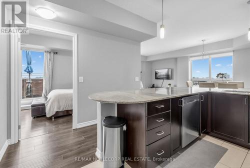 610 - 7730 Kipling Avenue, Vaughan, ON - Indoor Photo Showing Kitchen