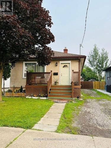 10 PARKWOOD DRIVE  St. Catharines, ON L2P 1H2