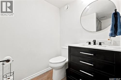 306 Valleyview Boulevard, Caronport, SK - Indoor Photo Showing Bathroom