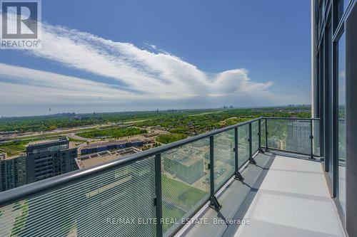 Ph 10 - 105 Oneida Crescent, Richmond Hill, ON - Outdoor With View