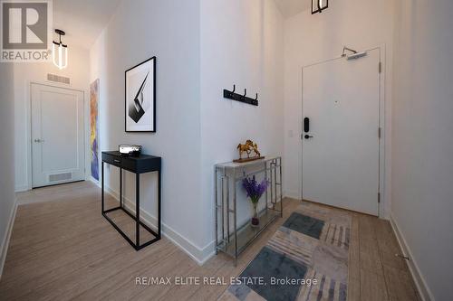 Ph 10 - 105 Oneida Crescent, Richmond Hill, ON - Indoor Photo Showing Other Room