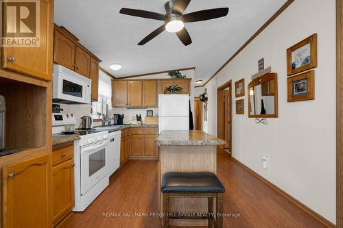 1435 Fox Road, Severn, ON - Indoor Photo Showing Kitchen