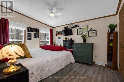 1435 Fox Road, Severn, ON - Indoor Photo Showing Bedroom