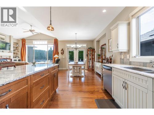 6833 Meadows Drive Unit# 28, Oliver, BC - Indoor Photo Showing Kitchen