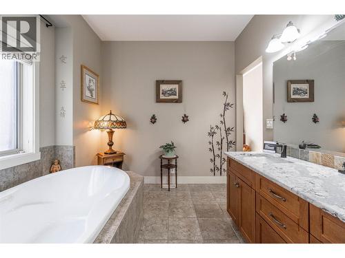 6833 Meadows Drive Unit# 28, Oliver, BC - Indoor Photo Showing Bathroom