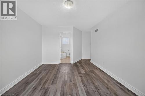 21 Springgarden Crescent, Hamilton, ON - Indoor Photo Showing Other Room