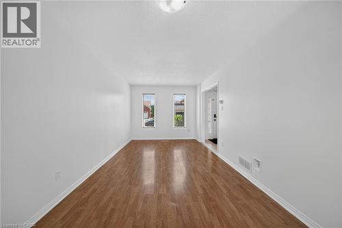 21 Springgarden Crescent, Hamilton, ON - Indoor Photo Showing Other Room