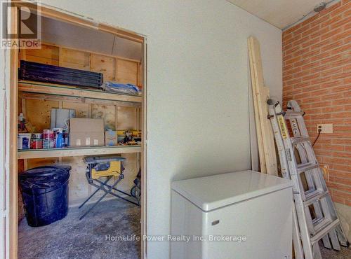Mudroom entrance to basement (unit 2) and storage - 136 Dunsmere Drive, Kitchener, ON - Indoor