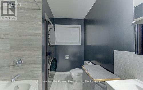 Main flr bathrm w/in-suite laundry-original image - 136 Dunsmere Drive, Kitchener, ON - Indoor Photo Showing Bathroom