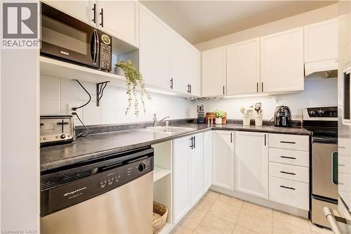 210 Highland Crescent Unit# 11, Kitchener, ON - Indoor Photo Showing Kitchen