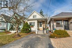 84 EAST 24TH Street Hamilton, ON L8V 2Y1
