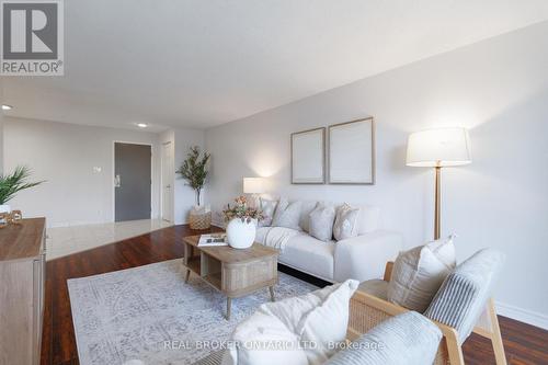 202 - 893 Concession Street, Hamilton, ON - Indoor Photo Showing Living Room
