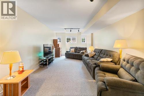 3883 Aristotle Crescent, Windsor, ON - Indoor Photo Showing Living Room