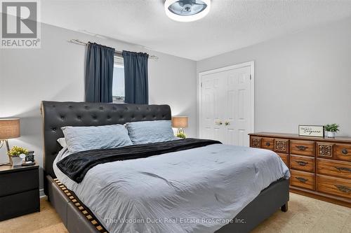 20 Vollering Road, Otonabee-South Monaghan, ON - Indoor Photo Showing Bedroom