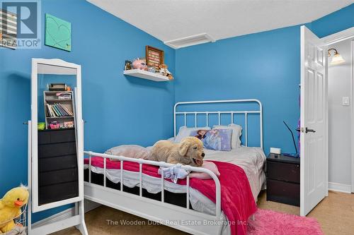 20 Vollering Road, Otonabee-South Monaghan, ON - Indoor Photo Showing Bedroom