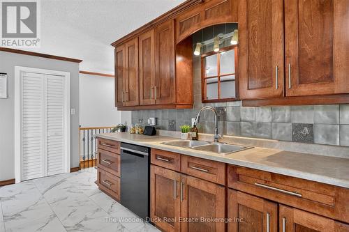 20 Vollering Road, Otonabee-South Monaghan, ON - Indoor Photo Showing Kitchen With Double Sink