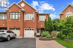 22 EAGLEVIEW STREET  Ottawa, ON K2M 2R3