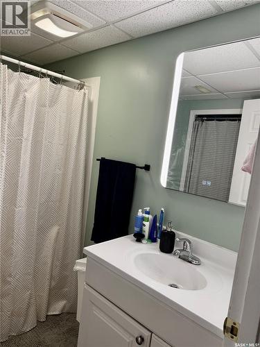 41 Campbell Place, Clavet, SK - Indoor Photo Showing Bathroom