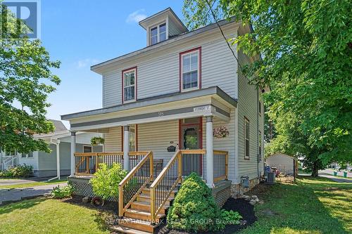 98 Drummond Street E, Perth, ON - Outdoor