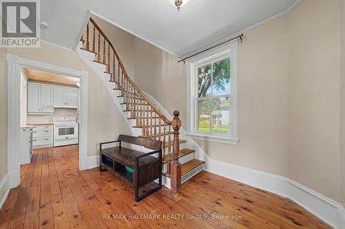 98 Drummond Street E, Perth, ON - Indoor Photo Showing Other Room