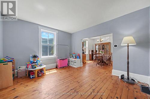 98 Drummond Street E, Perth, ON - Indoor Photo Showing Other Room