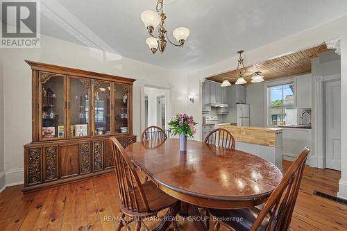 98 Drummond Street E, Perth, ON - Indoor Photo Showing Dining Room