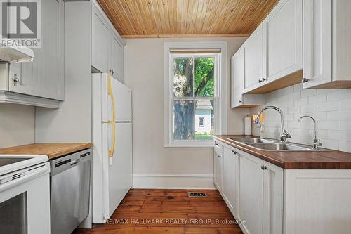 98 Drummond Street E, Perth, ON - Indoor Photo Showing Kitchen With Double Sink