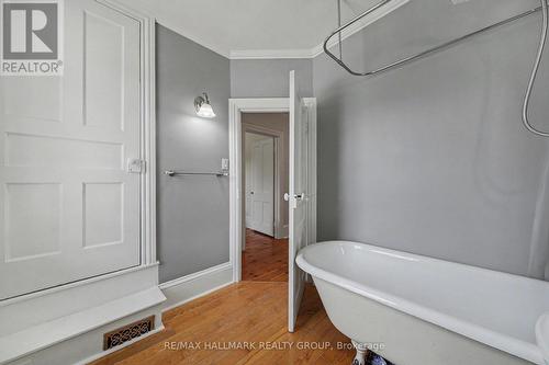 98 Drummond Street E, Perth, ON - Indoor Photo Showing Bathroom