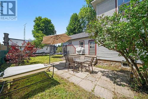 98 Drummond Street E, Perth, ON - Outdoor