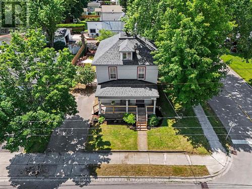 98 Drummond Street E, Perth, ON - Outdoor