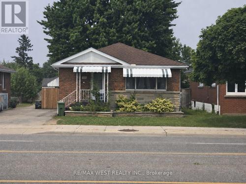 305 MOHAWK ROAD E  Hamilton, ON L9A 2J5