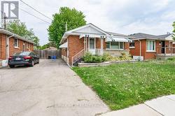 305 MOHAWK ROAD E  Hamilton, ON L9A 2J5
