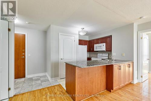 307 - 60 Disera Drive, Vaughan, ON - Indoor Photo Showing Kitchen